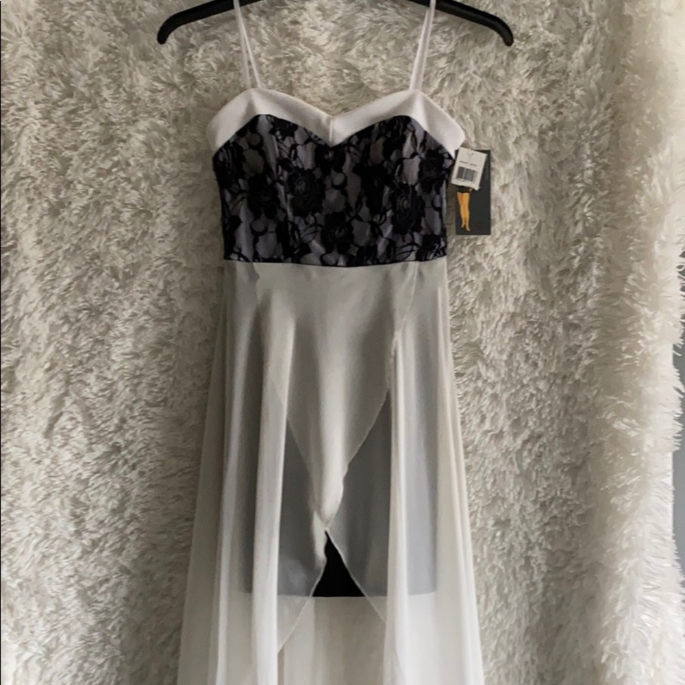 Gorgeous brand new Ruby Rox black snd white dress
